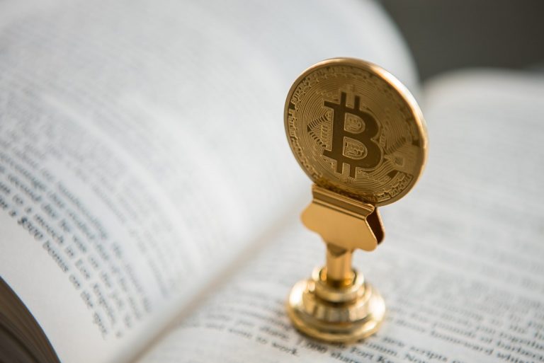 Zelfbenoemde Bitcoin-uitvinder gaat op oorlogspad en start rechtszaak
