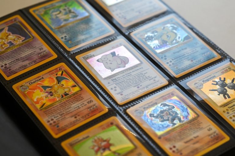 Beroemde YouTuber verliest giga- bedrag aan neppe Pokemon kaarten