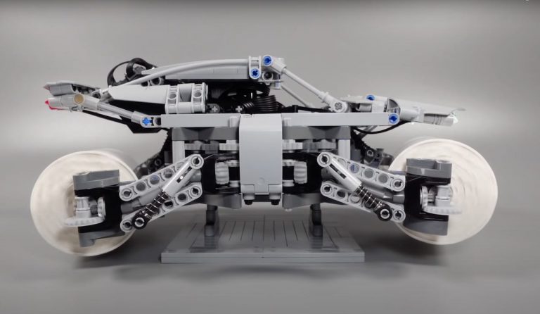 Man maakt zelf Lego Technic Flintstones RC auto