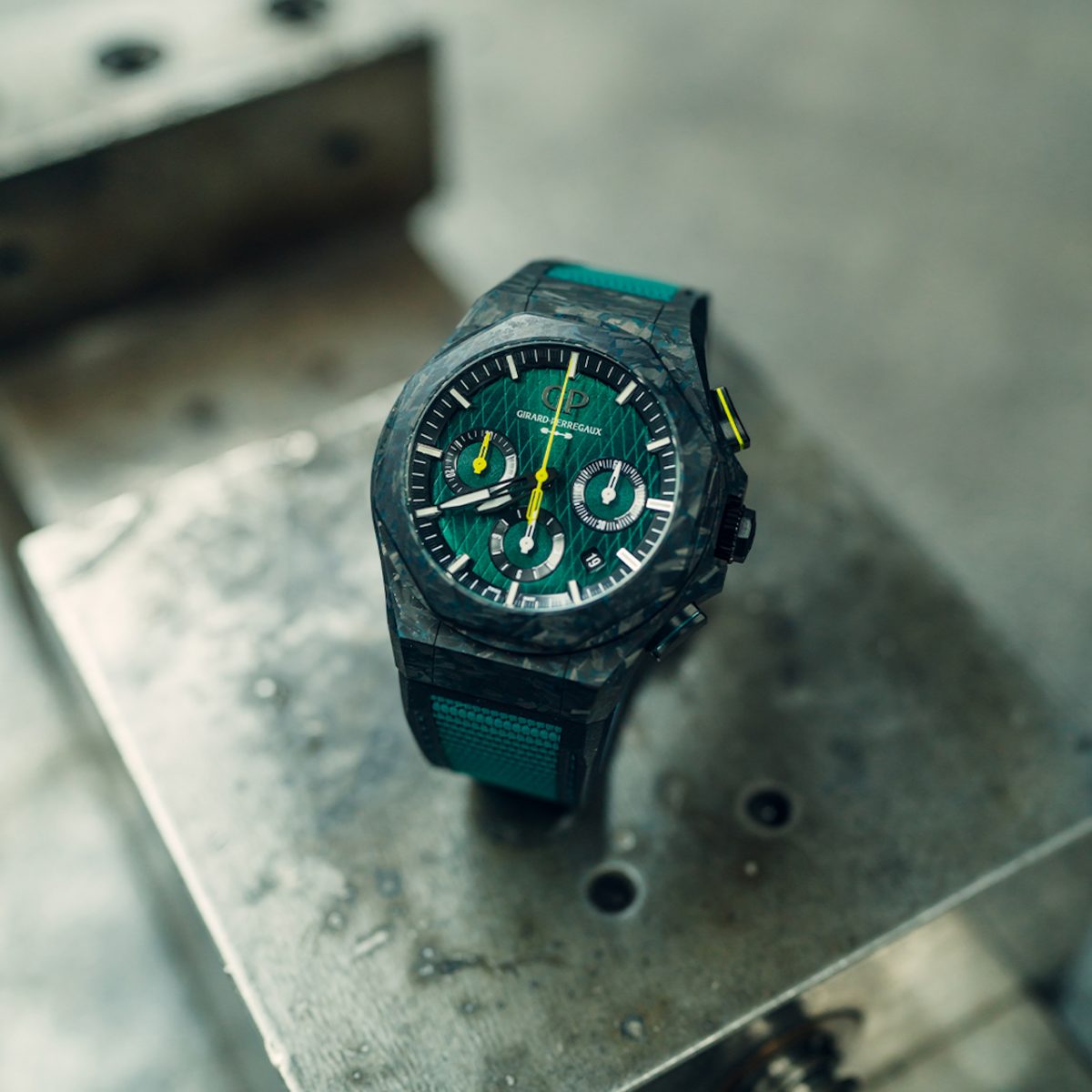 Nieuw Girard-Perregaux Aston Martin horloge is gelimiteerd en van titanium