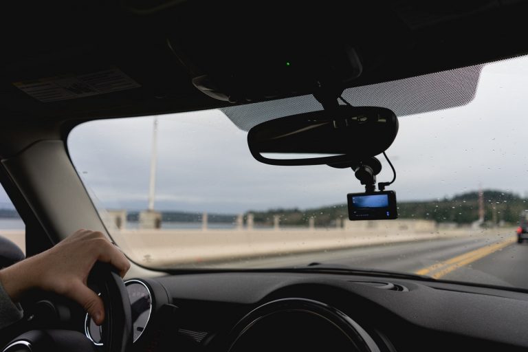 Nieuwe Samsung-chip voor dashcam gaat een autoleven mee