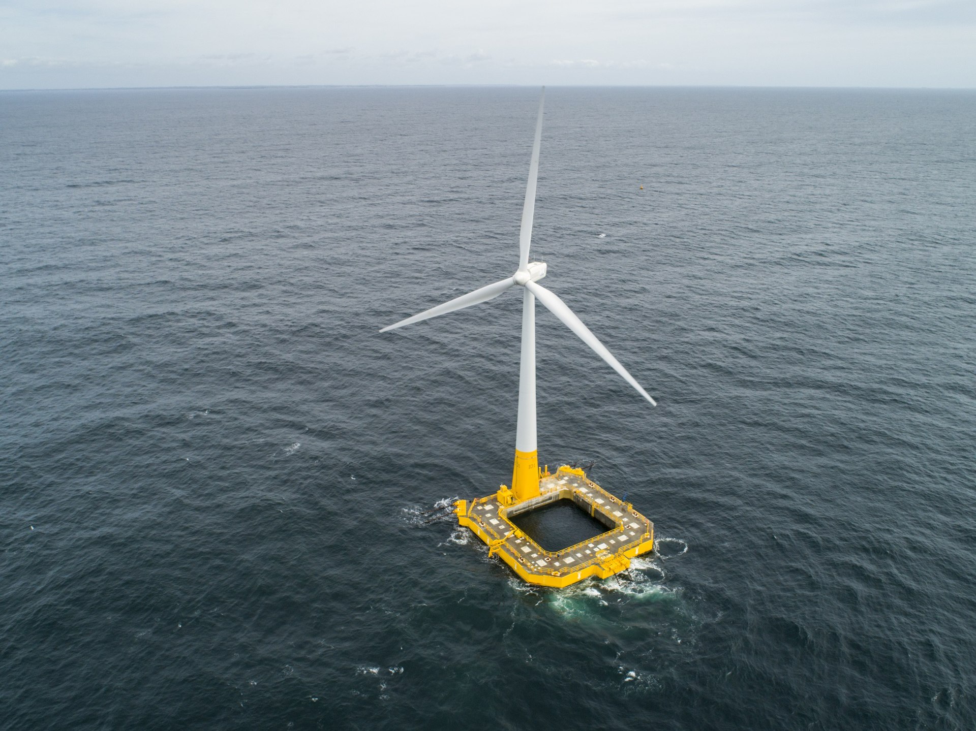 Japan develops largest floating wind turbine